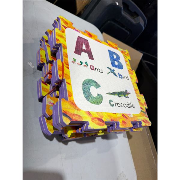 Foam letters