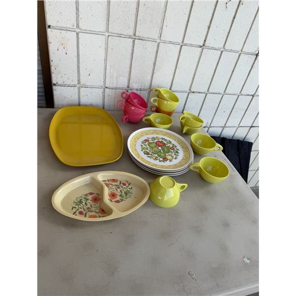 MELMAC Vintage dishware