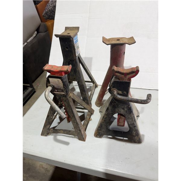 Jack stands