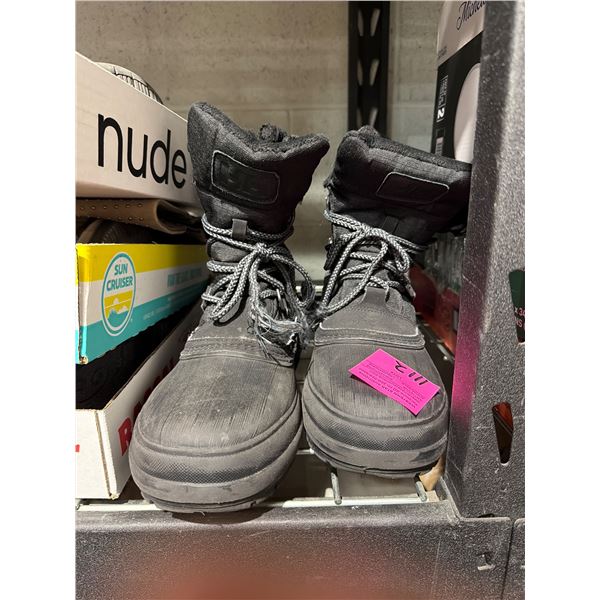 Boots size 10