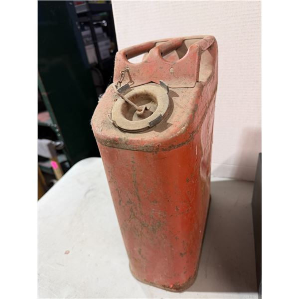 Fuel container