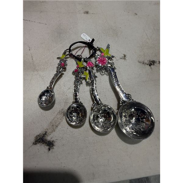 Measuring spoons