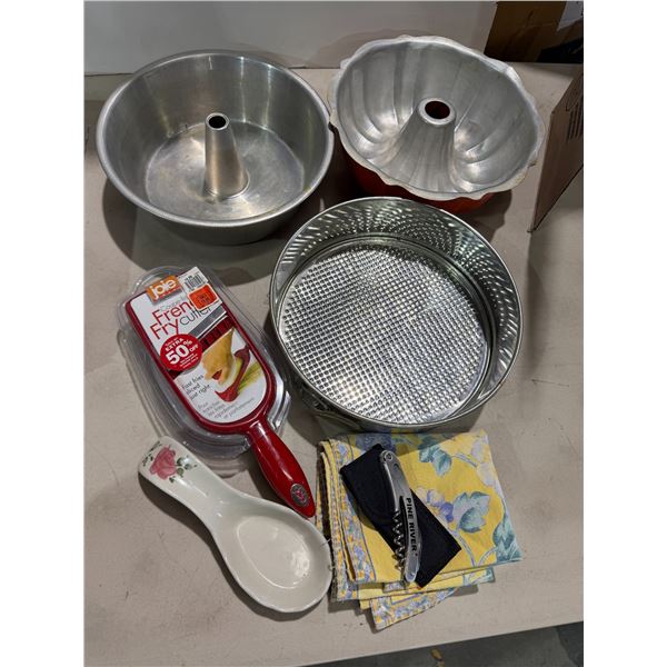 Baking and kitchen items