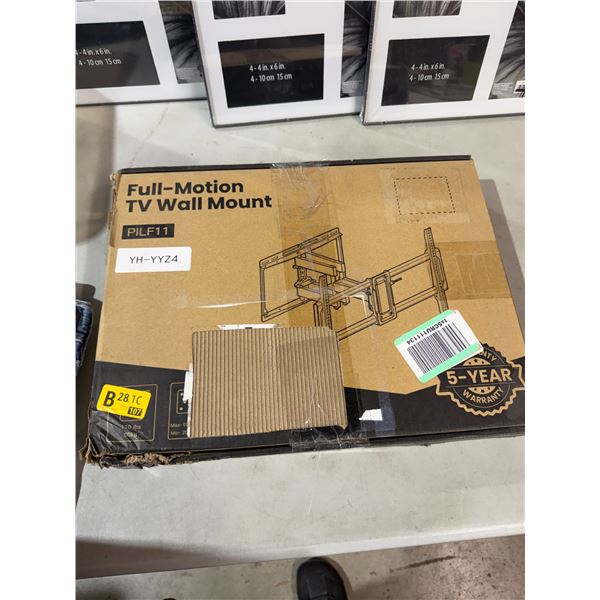 Full motion TV wall mount