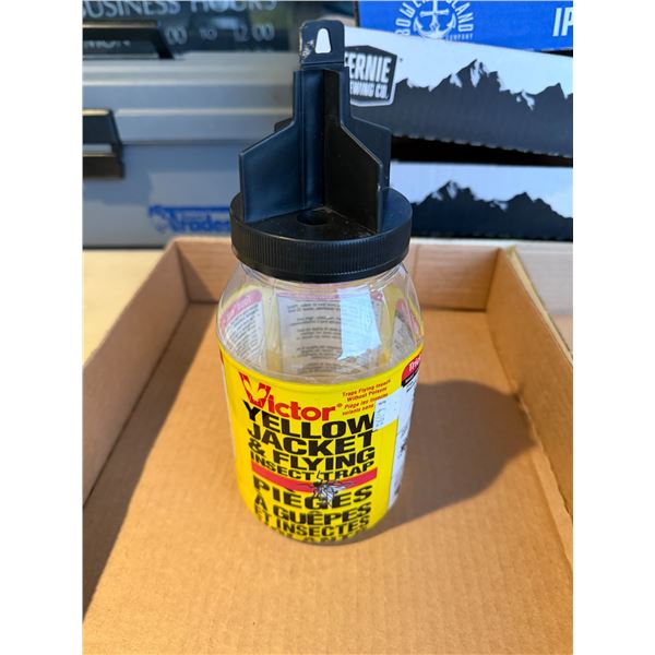 Yellow jacket and flying insect trap