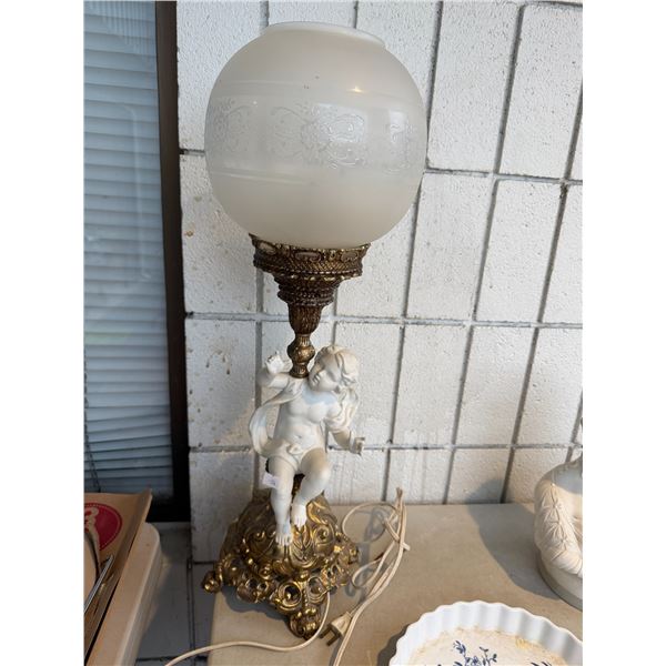 Cherub lamp