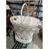 Image 1 : laundry basket