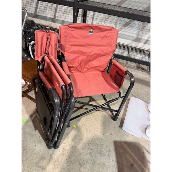 Pair of woods folding camp chairs with side table
