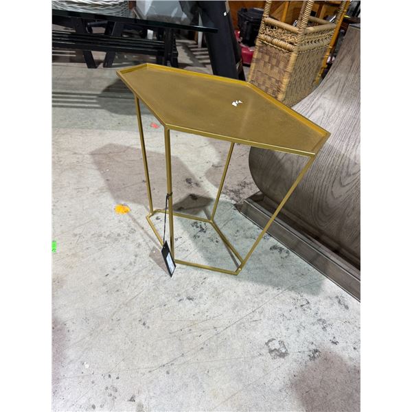 Diamond shaped metal side table 20 1/2 inches long by 14 inches wide by 19 1/2 inches tall
