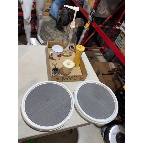 Tupperware and other kitchen items