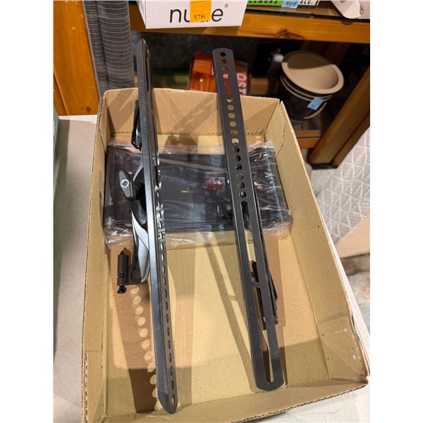 TV/monitor mount