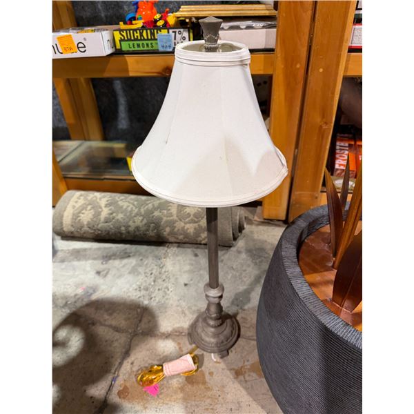 Table lamp