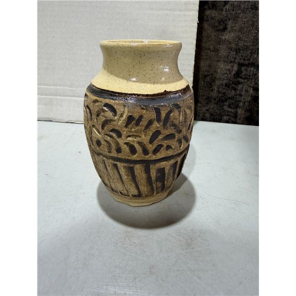 CRYDERMAN studio pottery and texting in BC 5 1/2 inches tall