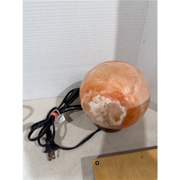 Salt lamp