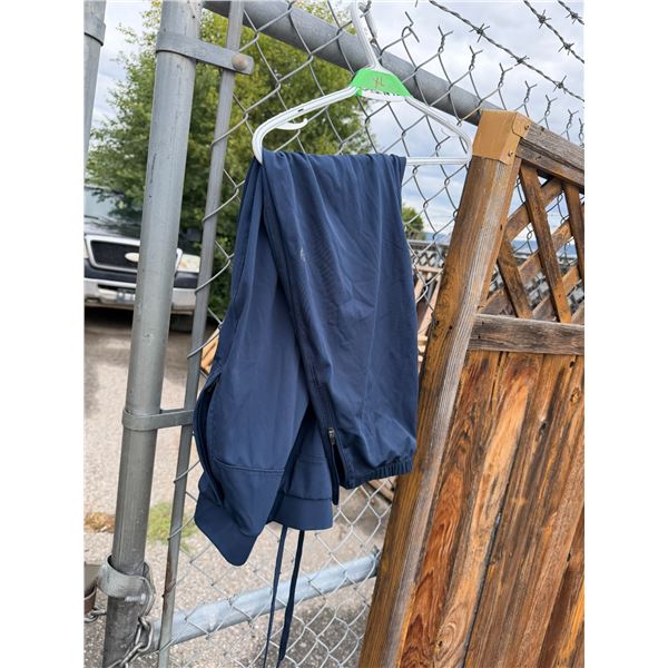 Mandetta outdoor pants size XL