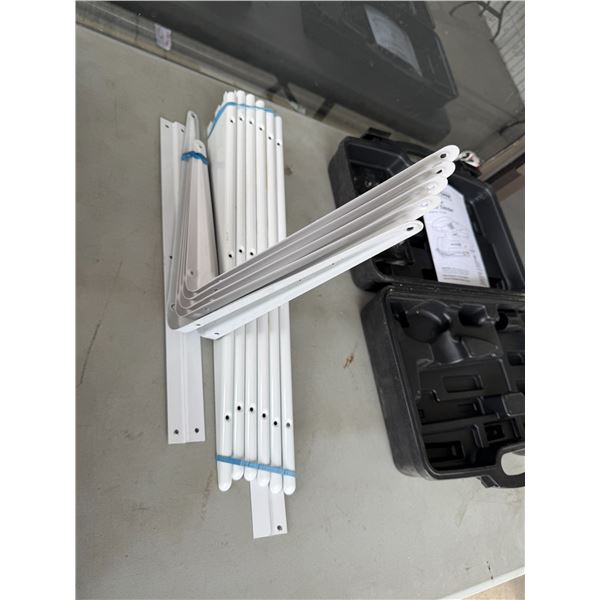 Shelving brackets