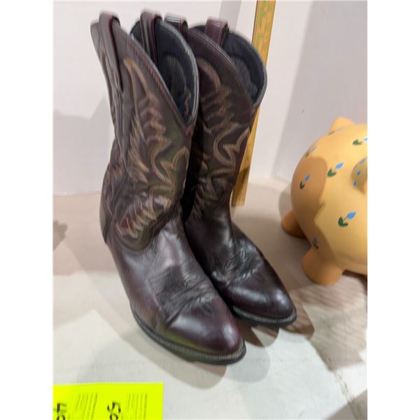 LAREDO size 10 D boots