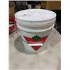 Image 1 : Canadian tire bucket full