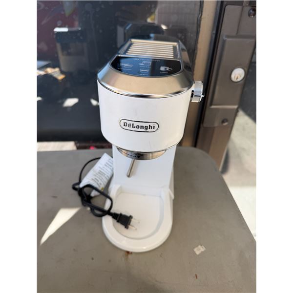 De’Longhi Coffee Maker. Powers on untested