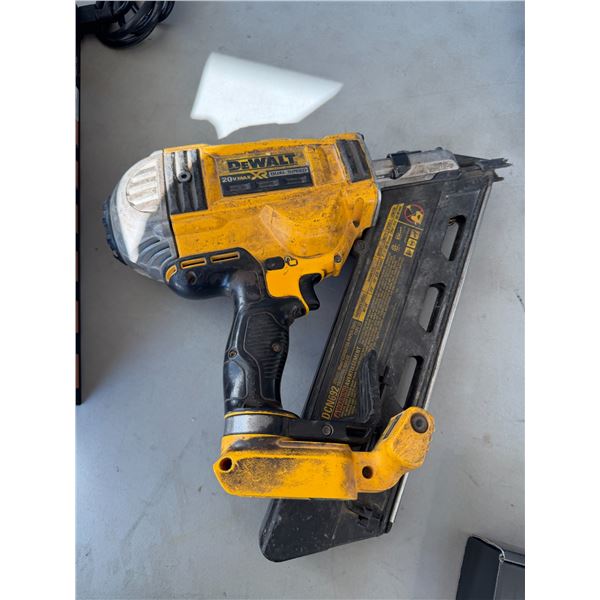 Dewalt DCN692 Cordless Nail Gun