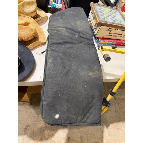 Gunn case or musical instrument case