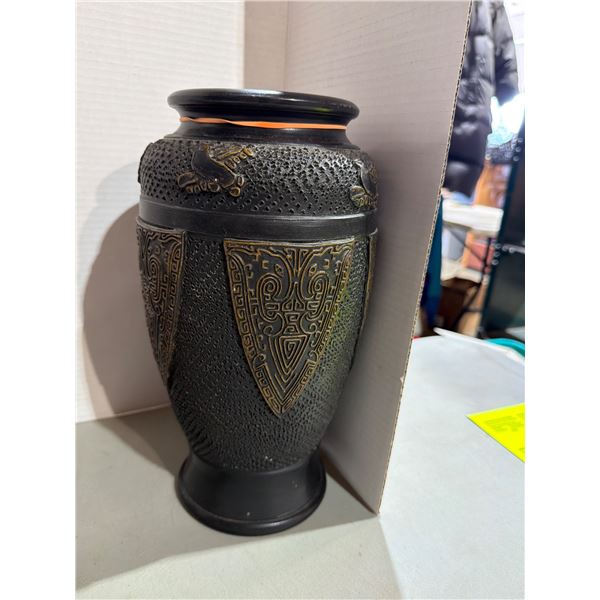 Antique Japan, black pottery vase