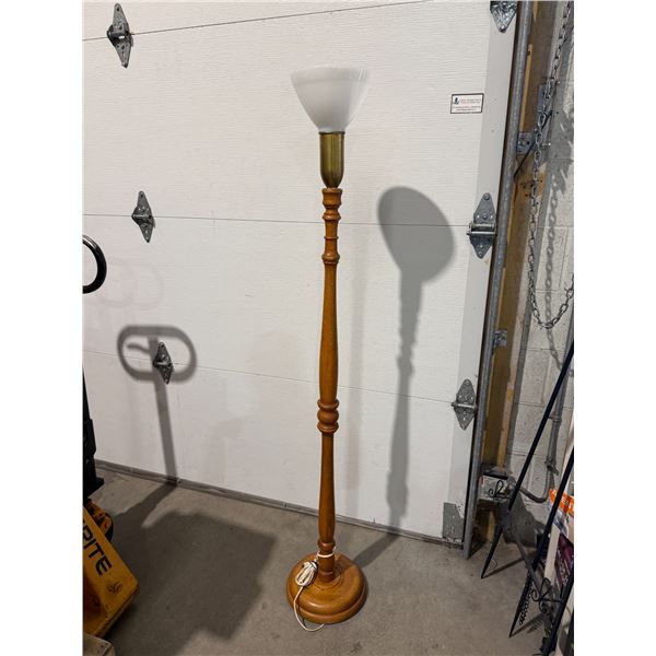 Floor lamp