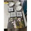 Image 1 : Dishes and decor