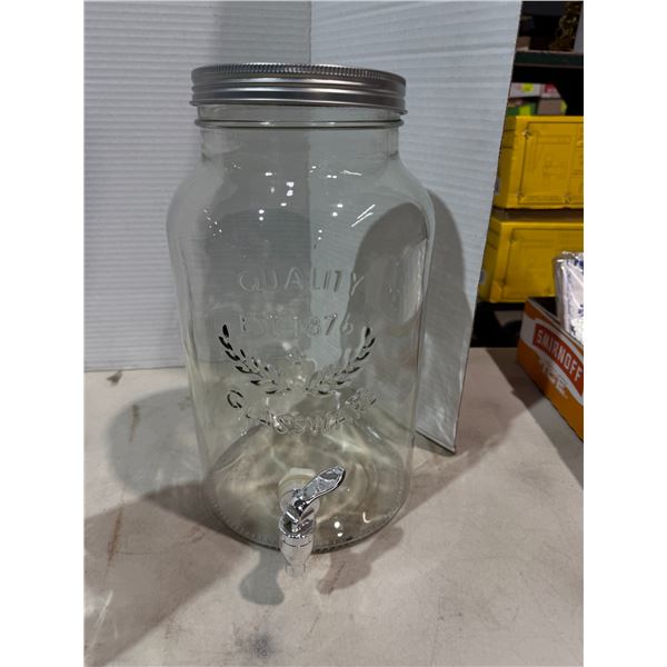 Beverage glass dispenser