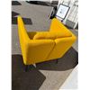 Image 2 : Yellow chair