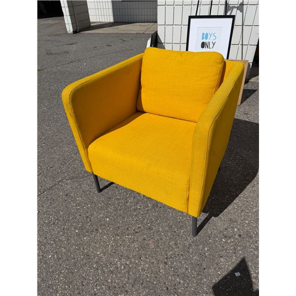 Accent chair