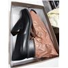 Image 1 : Shoes size 12