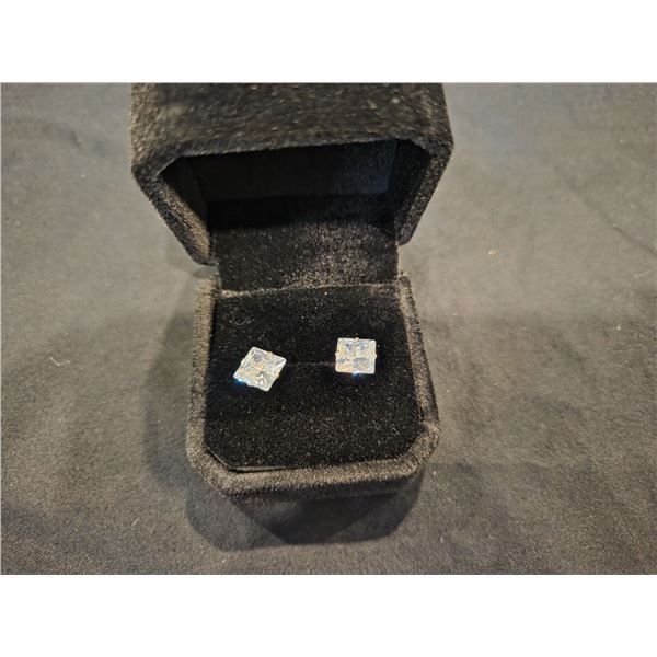 2.5ct each stud earrings