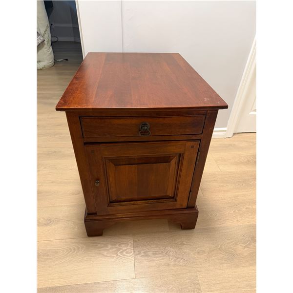 Bob Timberlake by Lexington Furniture side table 20"W x 28" D x 25.25" H