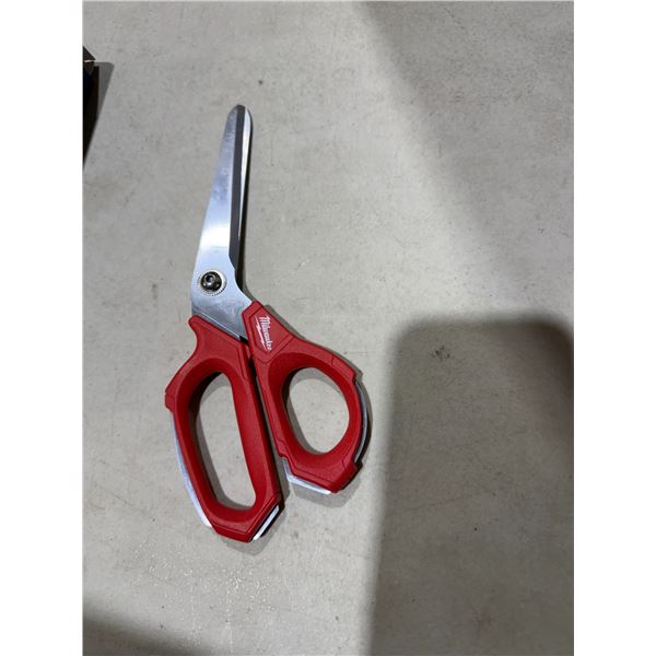 Milwaukee scissors