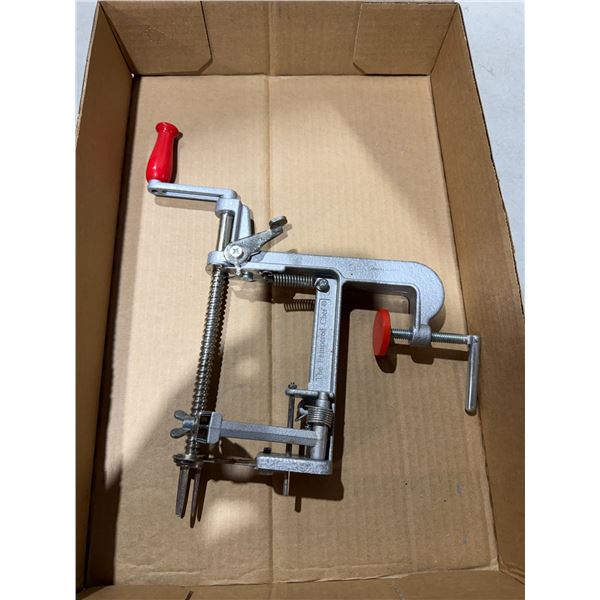 Pampered chef apple peeler