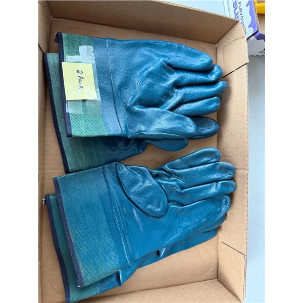 Two pairs of gloves
