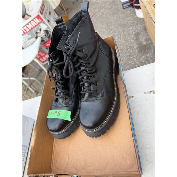 Boots size 8