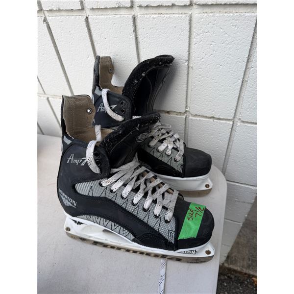 Skates size 7 1/2