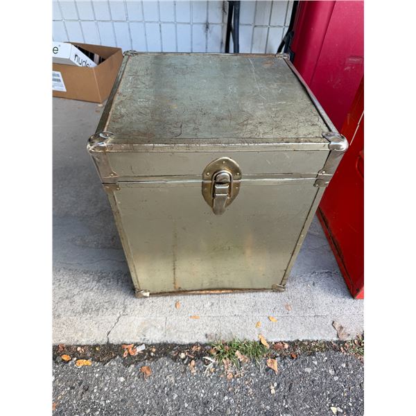 Storage chest 16" x 16" x 19 1/2"