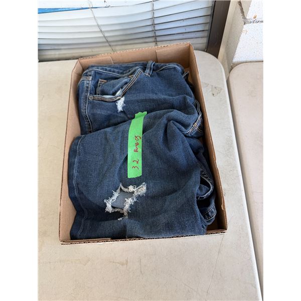 Jeans size 32