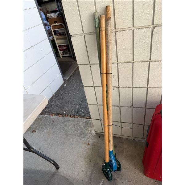 Gardening handles