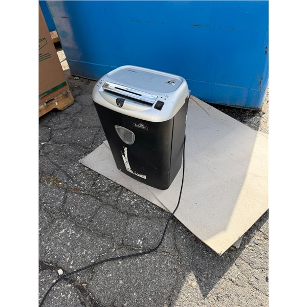 Paper shredder