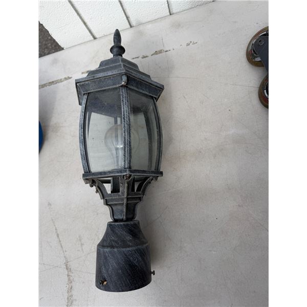 Outdoor light fixture
