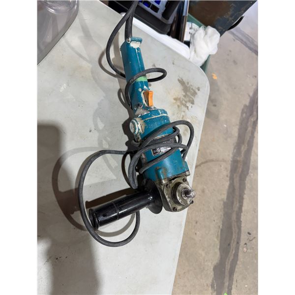 Makita 9005 Angle Grinder
