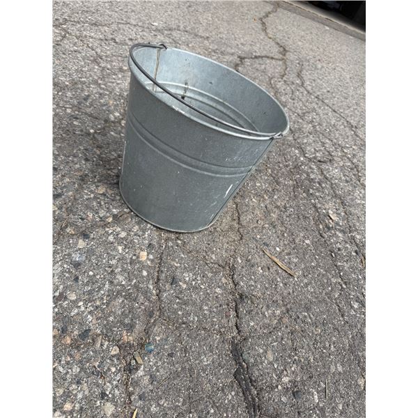 Tin pail