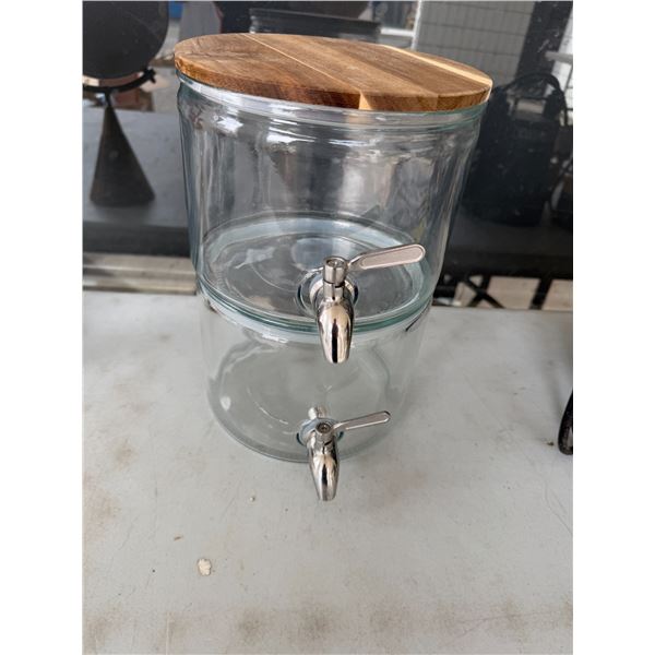 Beverage dispenser
