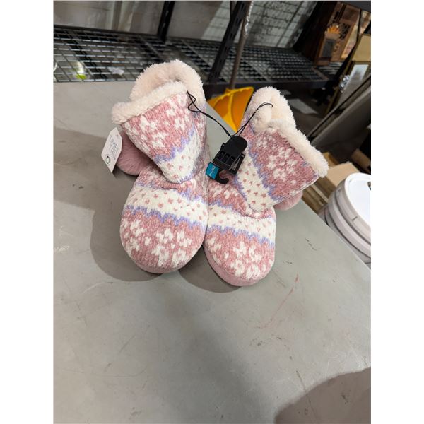 Slippes size 7/8