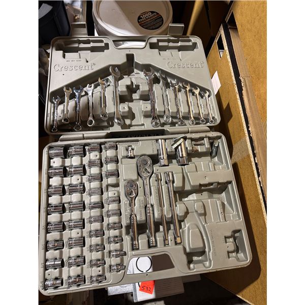 Crescent socket set