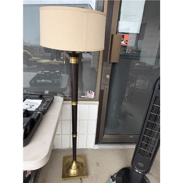 Floor lamp